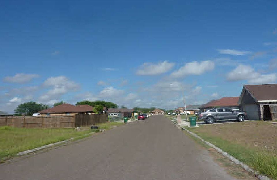 2nd image of 1004 W Falcon Ave