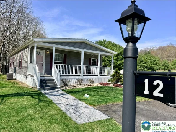 12 Spirit Ct, New Ringgold, PA 17960