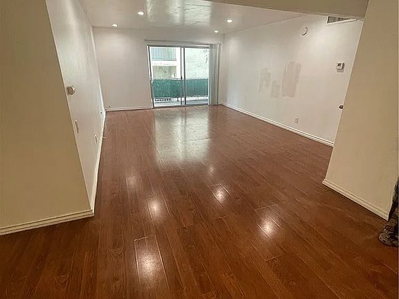 3rd image of 5460 White Oak Ave #J-206a