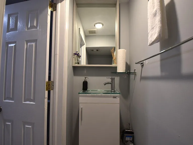 8018 Chelwynde Ave — Photo 19