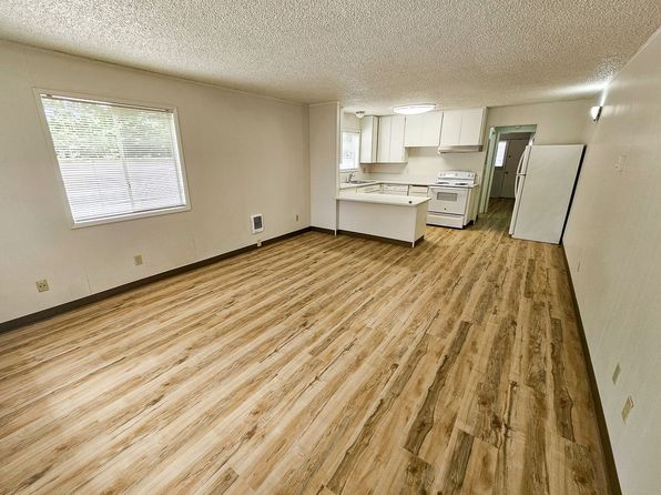 1720-1738 Broadway St NE #1720