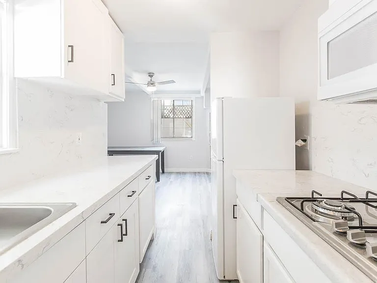 8601 Cadillac Ave #8525-1/2 — Photo 7