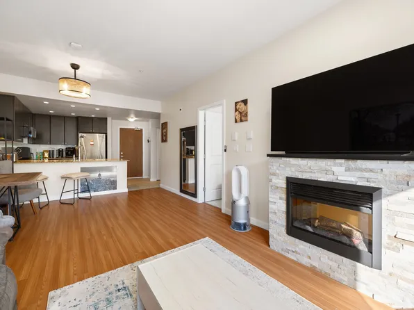 225 Francis Way #304, New Westminster, BC V3L 0G1