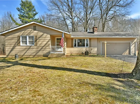 1371 Karen Oval, Vienna, OH 44473