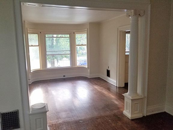 4th image of 309 Richmond Ave