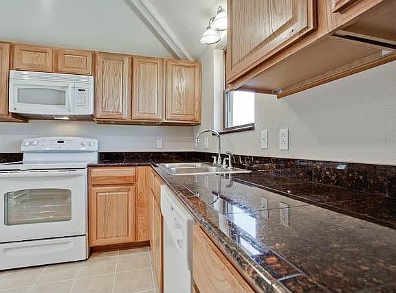 3rd image of 2412 Decator Dr
