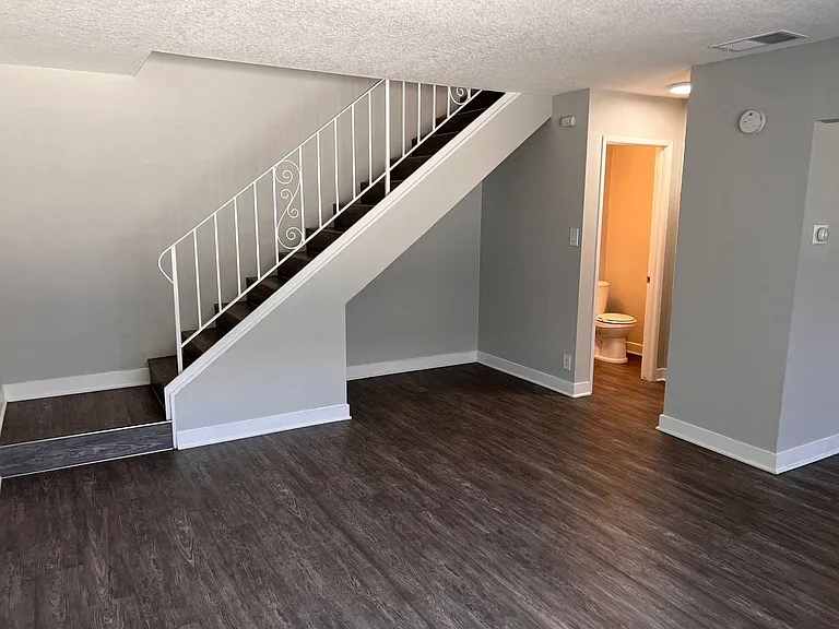 The Circle Apartments at Long Beach — Photo 96