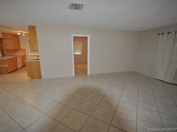 4th image of 718 NE 2nd St