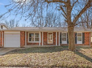 2204 Rountree Dr, Saint Louis, MO 63136