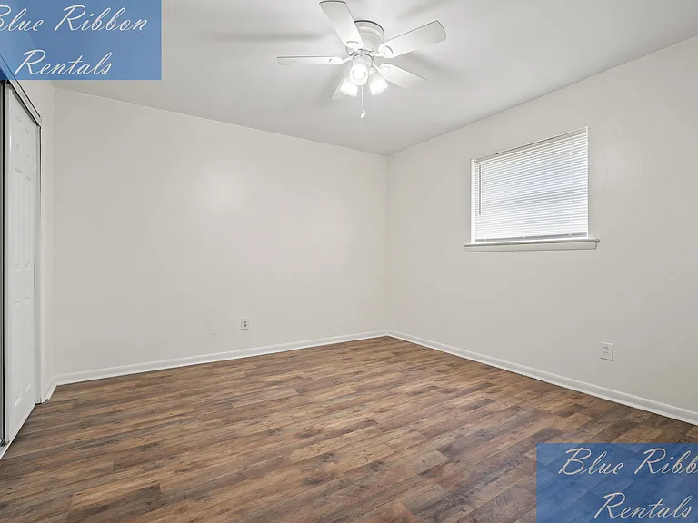 2712 Moot Ave — Photo 10