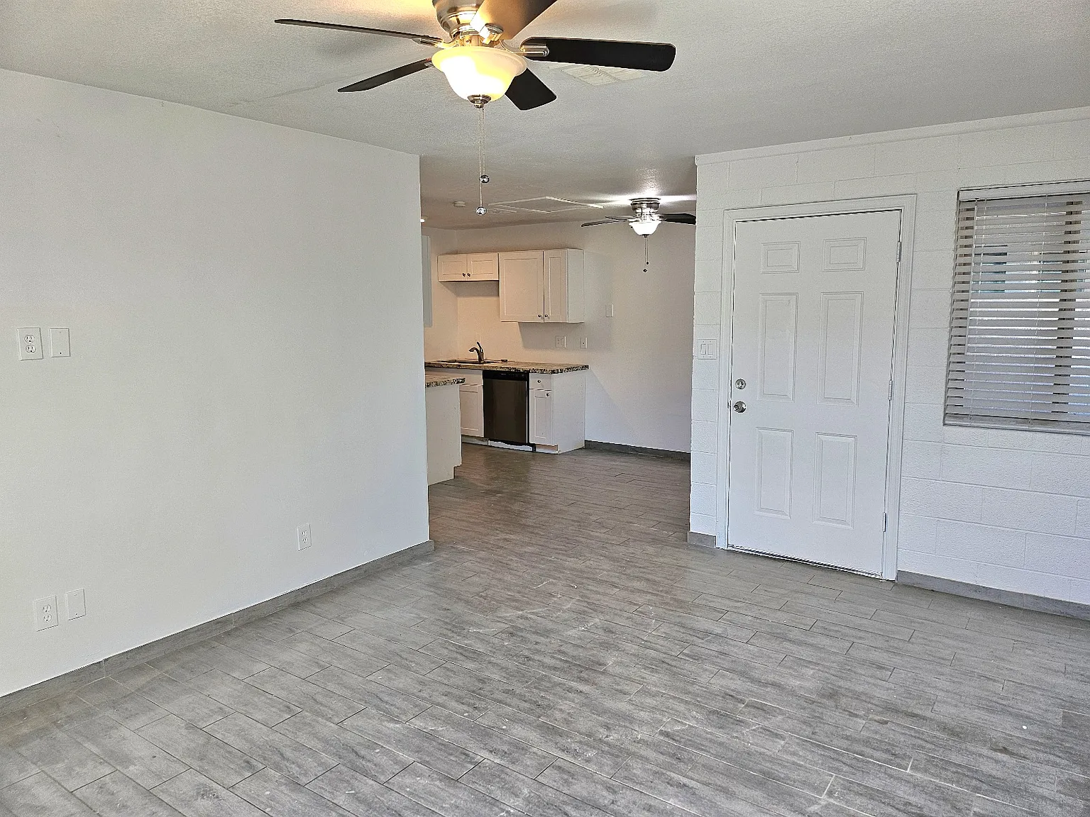 2 bed, 863 sqft, $1,295 — Photo 3