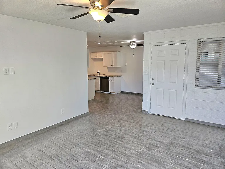 4117 E Moreland St #2 — Photo 3
