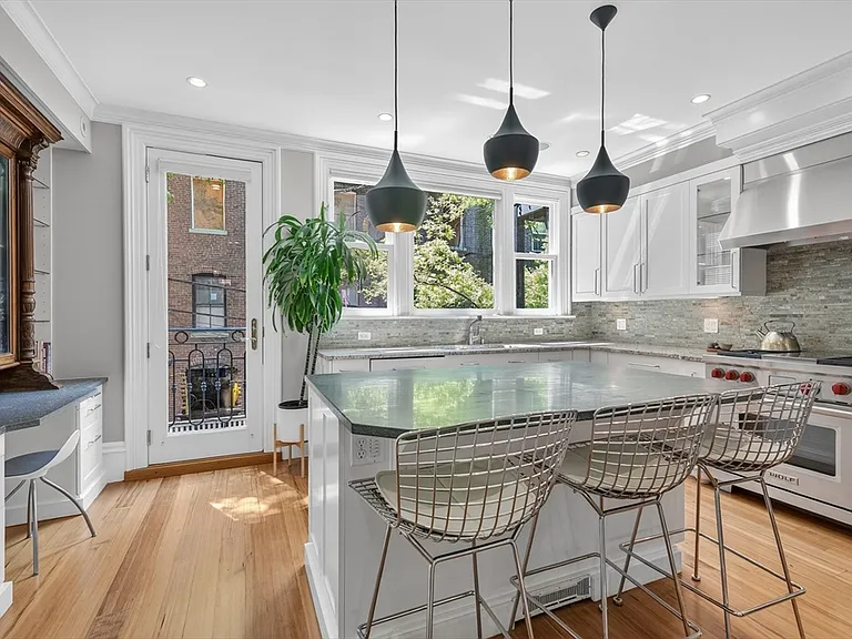 48 Appleton St — Photo 2