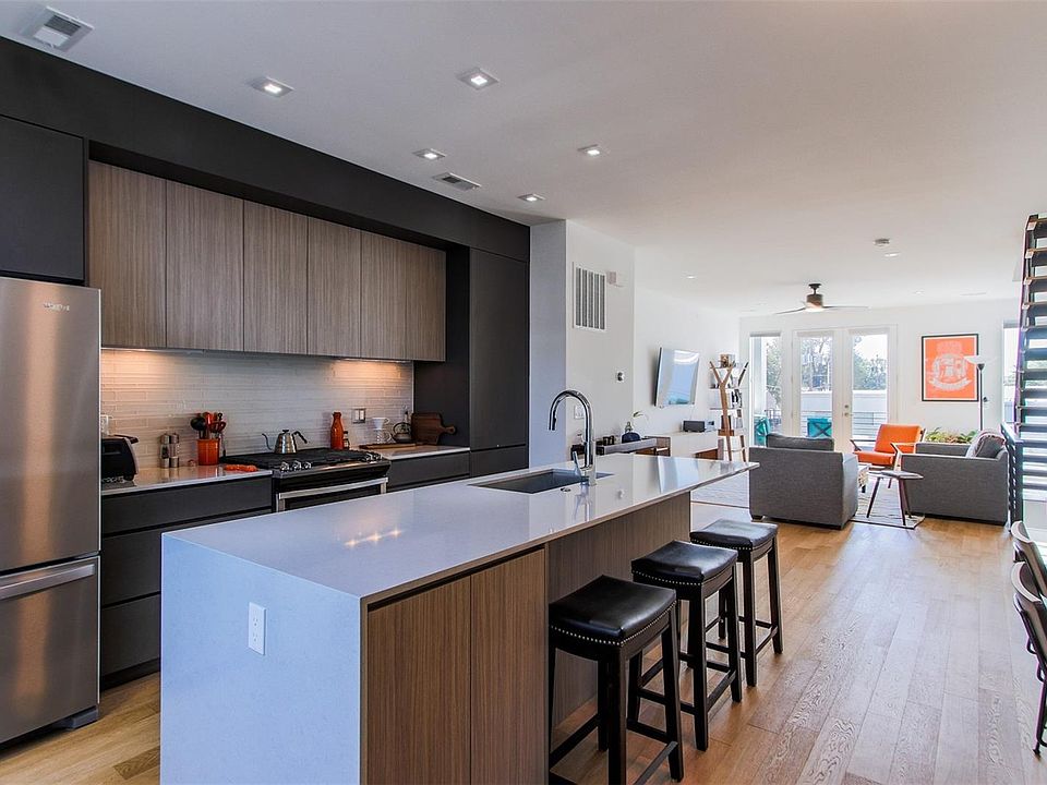 1st image of 361 W Warren Ave