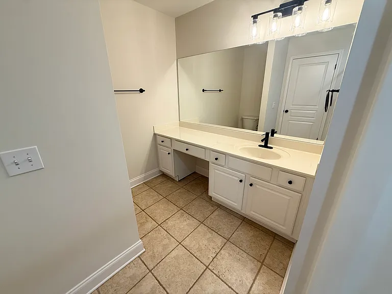 521 E Perkins Creek Rd — Photo 7