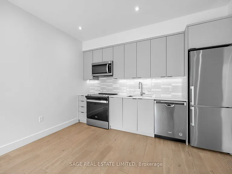 909 Castlefield Ave #3 — Photo 9
