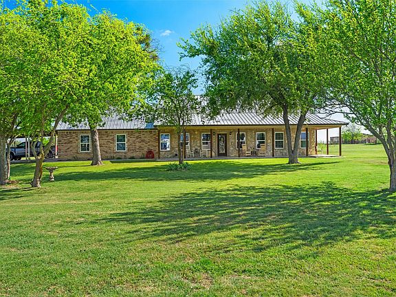 2nd image of 1230 Sweet Springs Rd