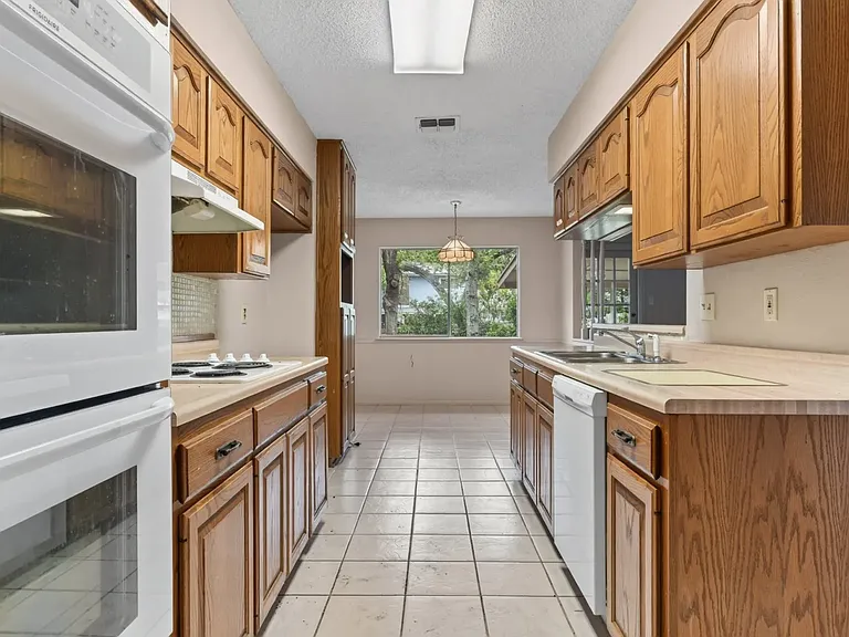 143 Forrest Trl — Photo 6