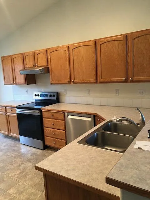 3 bed, 1521 sqft, $2,300 — Photo 4