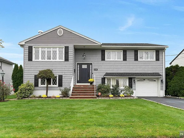 70 28th St, Fair Lawn, NJ 07410