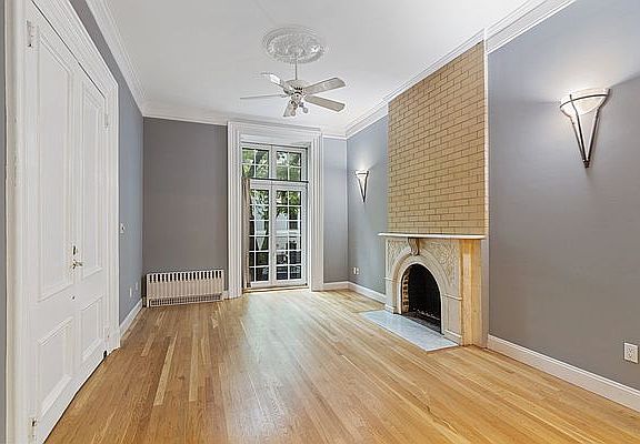3rd image of 220 E 30th St #1