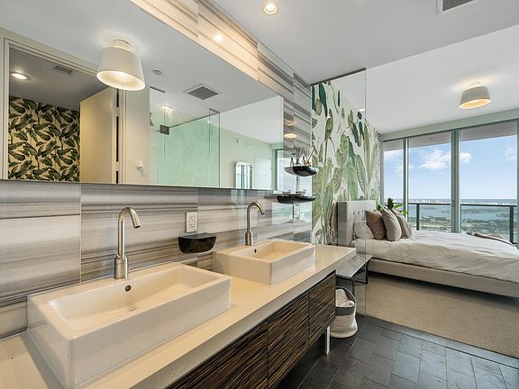 5th image of 1100 Biscayne Blvd Unit 4101