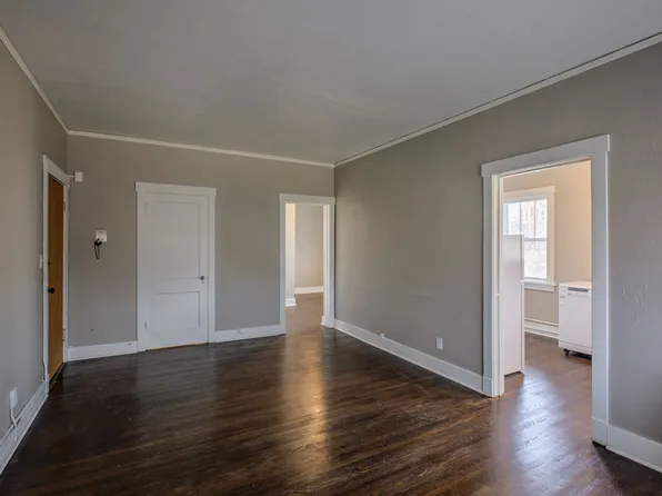 Remodeled Historic Brick Apartments, 606 S 32nd Ave #25, Omaha, NE 68105