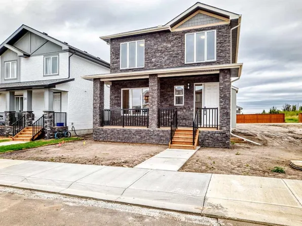 20 S Lakewood Way, Strathmore, AB T1P 2J4