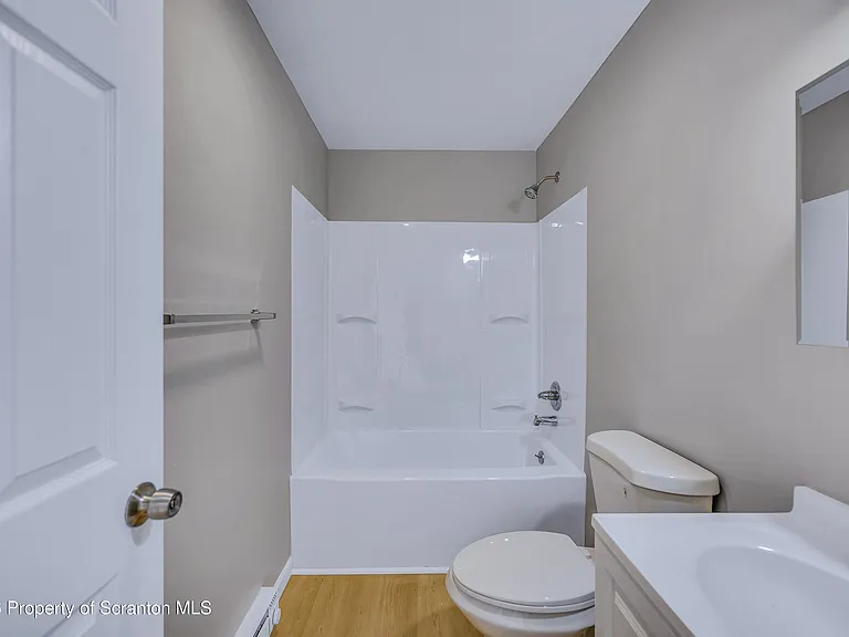 380 Scott St #4 — Photo 2