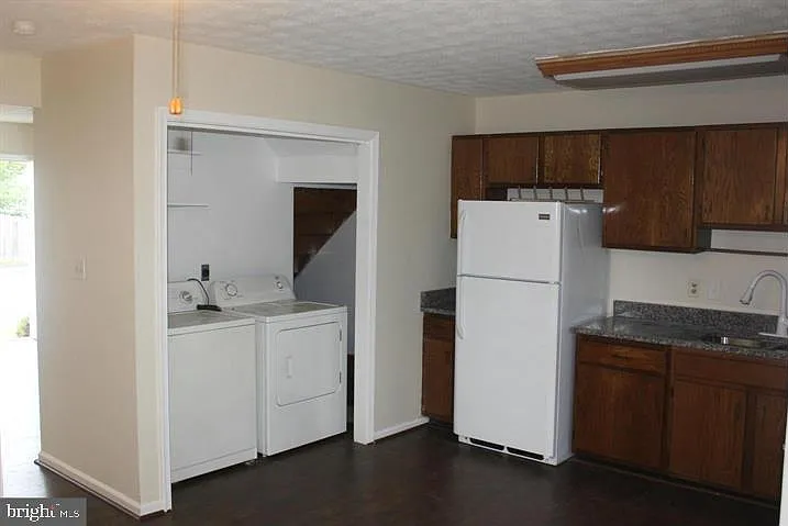 414 Cornwallis Ct — Photo 9