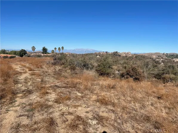 18365 Ida Leona Rd, Perris, CA 92570