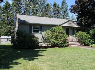 17 Grove St, Paxton, MA 01612