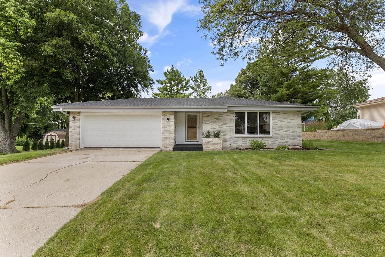 1667 Willow COURT, Grafton, WI 53024 | Zillow