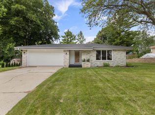 1667 Willow Ct, Grafton, WI 53024