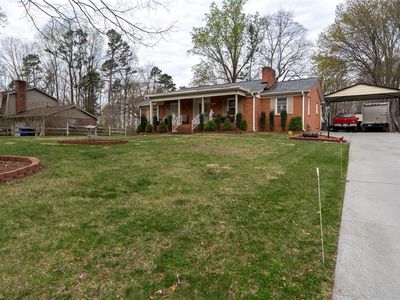 2560 Beechmont St, Winston Salem, NC, 27101