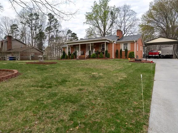 2560 Beechmont St, Winston Salem, NC 27101