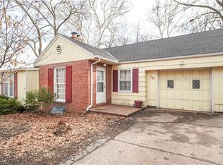 215 NE Briarcliff Rd, Kansas City, MO 64116