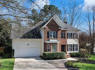 2 Foxfire Ct, Greensboro, NC 27410