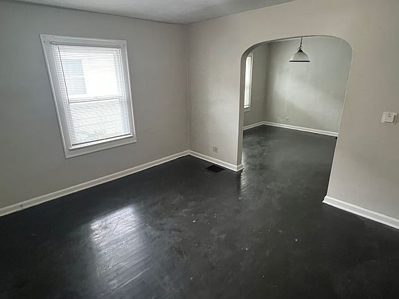 2nd image of 854-856 N Bradley Ave