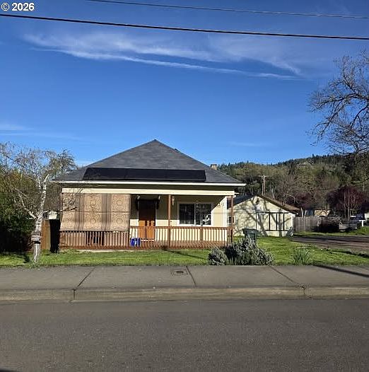 1st image of 597 SE Ramp St