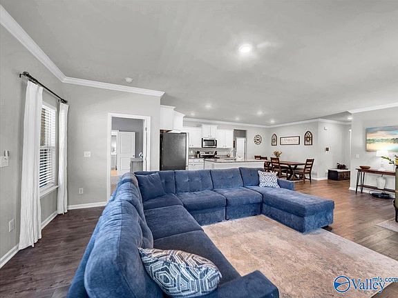 2nd image of 14900 Eva Cir