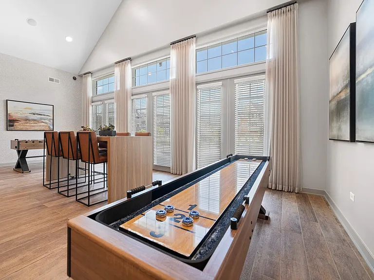 Montgomery Place Apartments — Photo 40