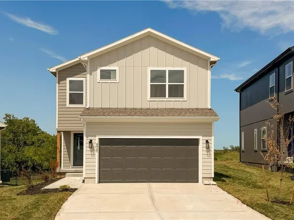 808 Glenn Cir, Raymore, MO 64083