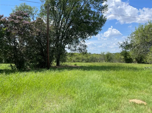 390 Bell Rd, Seguin, TX 78155