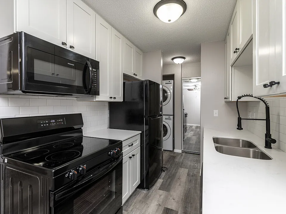 1000 7th Ave SW #213