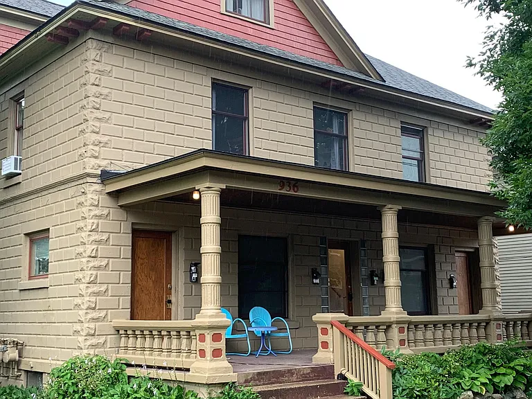 934 Wealthy St SE #B — Photo 2