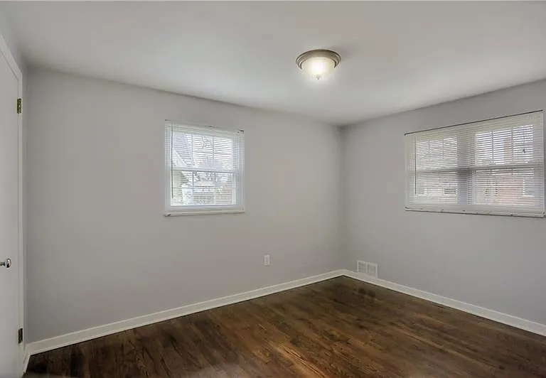 716 Maple Ln — Photo 15