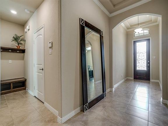 2nd image of 323 Prairie Hill Trl