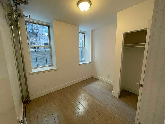 2nd image of 22 Saint Nicholas Pl APT 1B