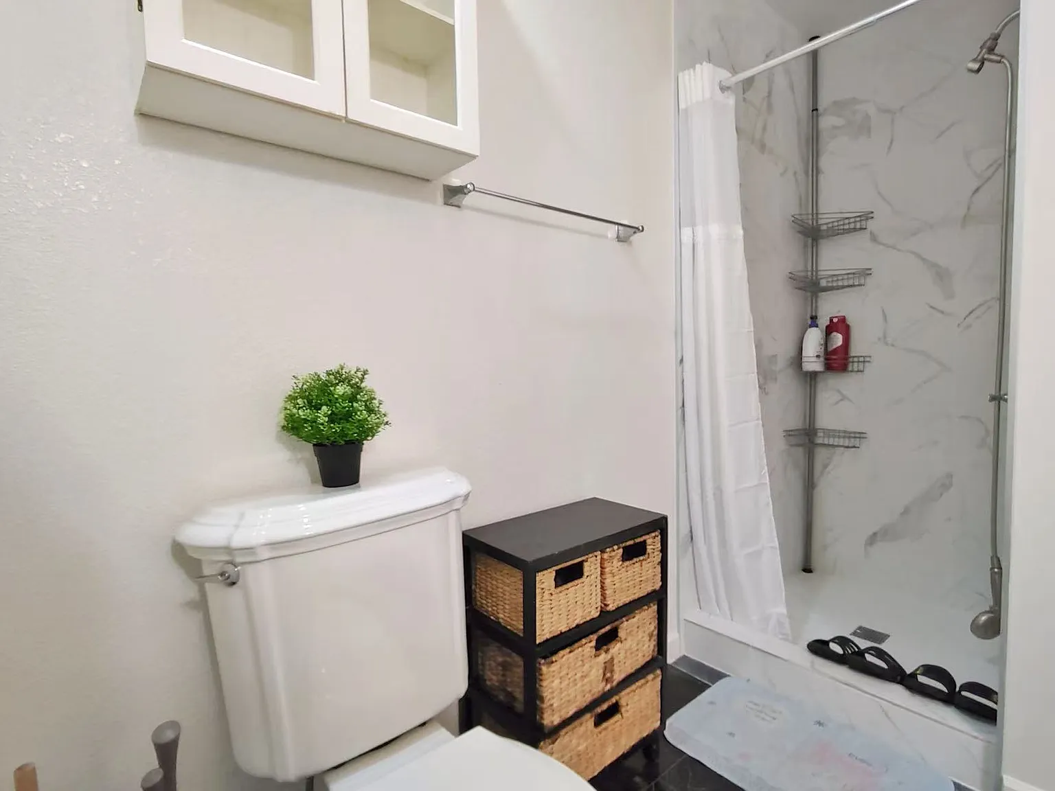 3 bed, 1.5 bath, 1000 sqft, $4,000 — Photo 3